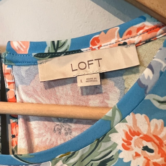 Loft blue vintage floral lattice cutout blouse Large - Picture 3 of 5